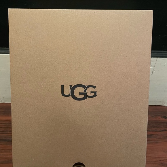 NWT UGG Metal Gray Bailey Bow with Retro Spots - Picture 9 of 10